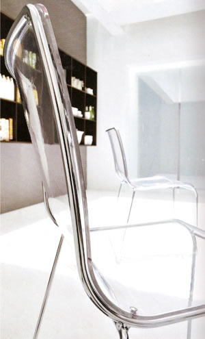 Lavabos et chaises